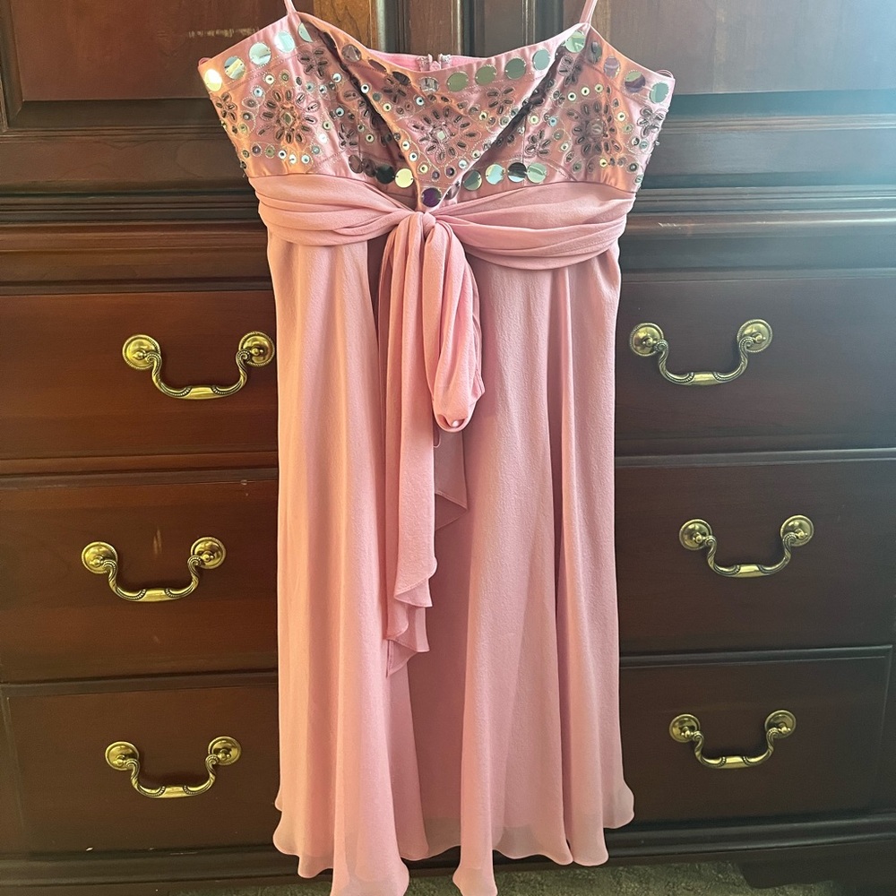 Size 6 pink cocktail dress. Never been worn, tags still on